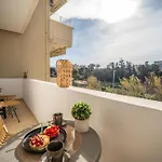 Ammoutsiani 2 With Parking By 8essentially Apartamento